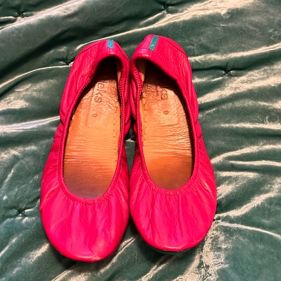 Tieks size 9 fuchsia - Picture 4 of 6
